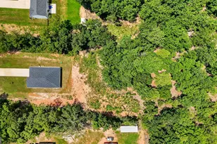 121 Red Oak Dr, Barnesville, GA 30204 - Photo 4
