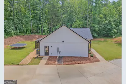 521 Borders, Commerce, GA 30530 - Photo 2