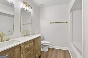 302 Lorch St, Savannah, GA 31401 - Photo 18