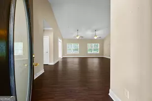 1502 Commonwealth Cir, Newnan, GA 30263 - Photo 4