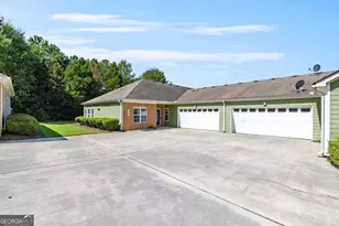 1502 Commonwealth Cir, Newnan, GA 30263 - Photo 2