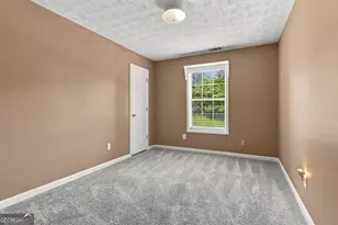 9878 Point View Dr, Jonesboro, GA 30238 - Photo 18