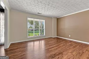 9878 Point View Dr, Jonesboro, GA 30238 - Photo 6