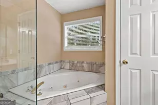 9878 Point View Dr, Jonesboro, GA 30238 - Photo 12