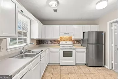 136 Sterling Court, Alpharetta, GA 30004 - Photo 4