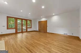 3886 Harts Mill Ln, Brookhaven, GA 30319 - Photo 10