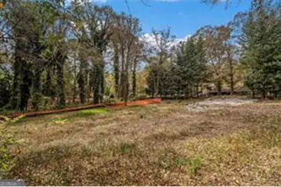 883 Mountain View Drive, Stone Mountain, GA 30083 - Photo 4