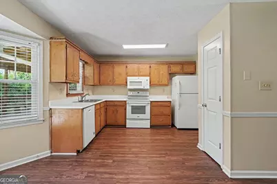 2835 Shane Drive, Snellville, GA 30078 - Photo 6