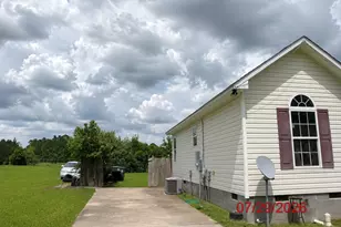 257 E Railroad St, Jeffersonville, GA 31044 - Photo 2