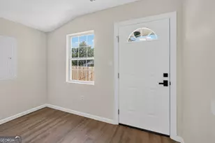 718 W 51st St, Savannah, GA 31405 - Photo 4