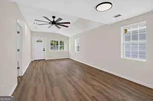 718 W 51st St, Savannah, GA 31405 - Photo 8