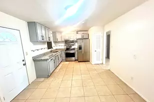 291 Terry Ct, Riverdale, GA 30274 - Photo 4