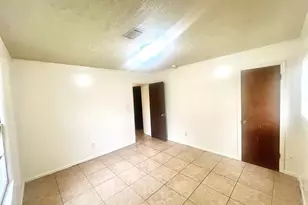 291 Terry Ct, Riverdale, GA 30274 - Photo 2