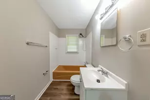 118 Victor Cir NW, Atlanta, GA 30314 - Photo 8