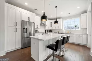 6890 Peachtree Dunwoody Rd, Sandy Springs, GA 30328 - Photo 4
