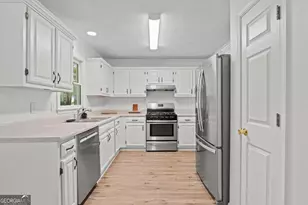 29 Pebble Way, Newnan, GA 30265 - Photo 2
