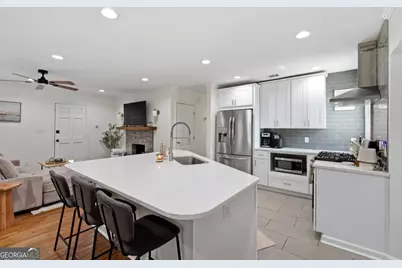 209 E 65th Street, Savannah, GA 31405 - Photo 12