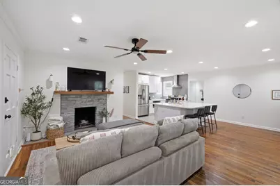 209 E 65th Street, Savannah, GA 31405 - Photo 4