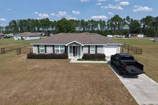296 Turpentine Cir, Jesup, GA 31545 - Photo 2