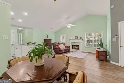 145 Courtyard Lane, Newnan, GA 30265 - Photo 6