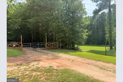 17056 Wildwood Road, Griffin, GA 30223 - Photo 4