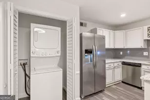 167 Maribeau Square, Atlanta, GA 30327 - Photo 14