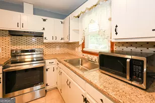 2218 Dodson Dr, East Point, GA 30344 - Photo 10
