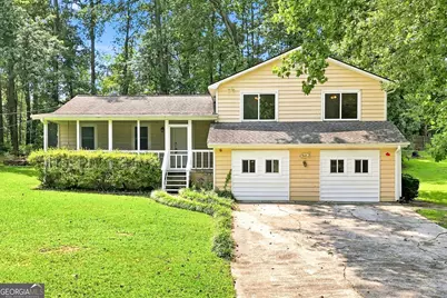 3681 Chestnut Lake Court, Jonesboro, GA 30236 - Photo 2