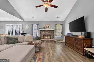 245 Cottonwood Ct, Jackson, GA 30233 - Photo 2