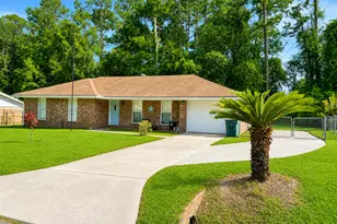 304 Floyd St, Hinesville, GA 31313 - Photo 1