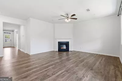4410 Montberry Ln, Fairburn, GA 30213 - Photo 6