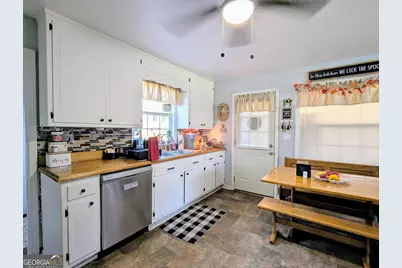 610 Spencer Street, Barnesville, GA 30204 - Photo 16