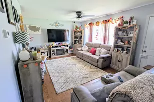 610 Spencer St, Barnesville, GA 30204 - Photo 4
