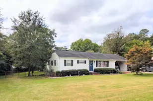 610 Spencer St, Barnesville, GA 30204 - Photo 2