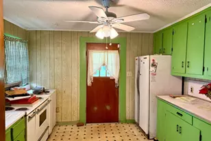 705 W 11th Ave, Cordele, GA 31015 - Photo 8