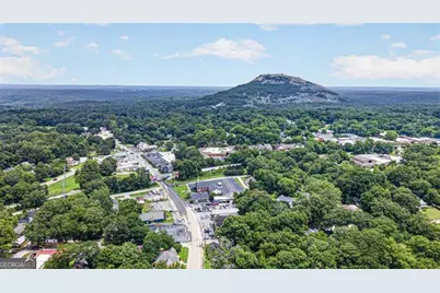 1070 Forrest Avenue, Stone Mountain, GA 30083 - Photo 30