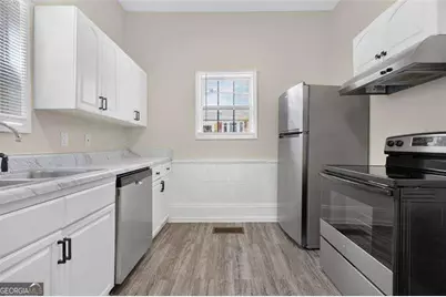 1070 Forrest Avenue, Stone Mountain, GA 30083 - Photo 8