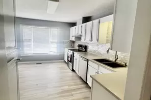 10 E Huntington Pl Dr, Sandy Springs, GA 30350 - Photo 16