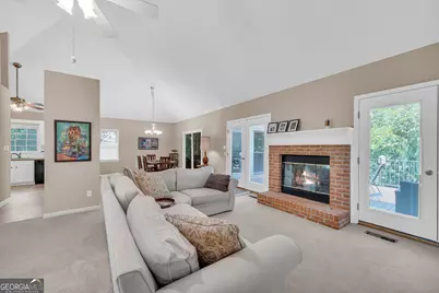 131 Sunrise Drive, Lavonia, GA 30553 - Photo 4
