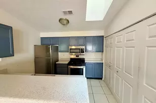 4265 Parkview Ct, Stone Mountain, GA 30083 - Photo 8