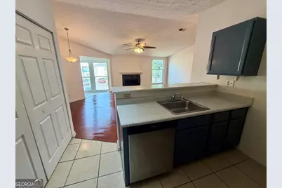 4265 Parkview Court, Stone Mountain, GA 30083 - Photo 8