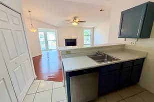 4265 Parkview Ct, Stone Mountain, GA 30083 - Photo 6