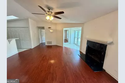 4265 Parkview Court, Stone Mountain, GA 30083 - Photo 4