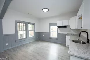 124 E Chappell St, Griffin, GA 30223 - Photo 8