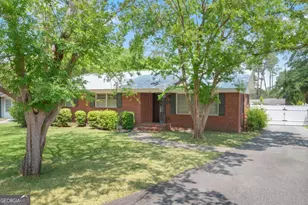 1011 Cherokee Cir, Waycross, GA 31501 - Photo 2