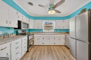 1011 Cherokee Cir, Waycross, GA 31501 - Photo 8