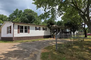 175 Westmoreland Meadows Dr, Cleveland, GA 30528 - Photo 1