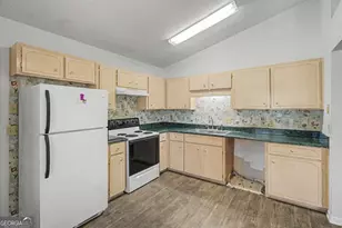 2011 Ossabaw Dr, Hinesville, GA 31313 - Photo 6