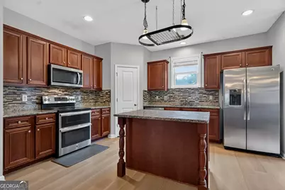 402 Creekside Drive, Lagrange, GA 30240 - Photo 6