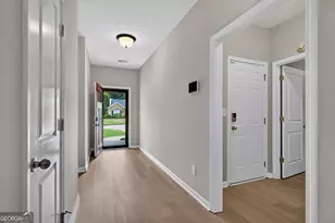 402 Creekside Dr, Lagrange, GA 30240 - Photo 2